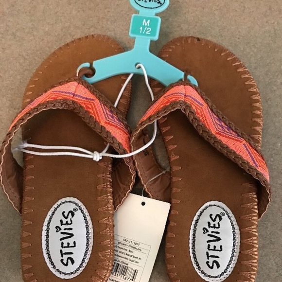 Stevies Girls Tribal Gal Woven Flip Flop Sandals Brown New w/Tags Stevies Girls Tribal Gal Woven Flip Flop Sandals Brown New w/Tags